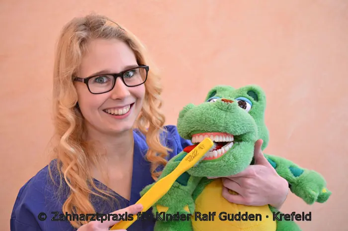ZFA-Ausbildung in der Kinderzahnarztpraxis Ralf Gudden – Presseartikel der Niederrhein Nachrichten